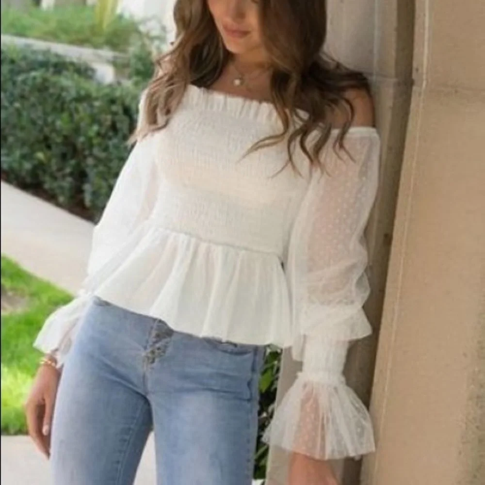 🤍 WHITE SHEER BUBBLE SLEEVE TOP